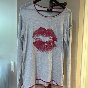 Orly light weight top.